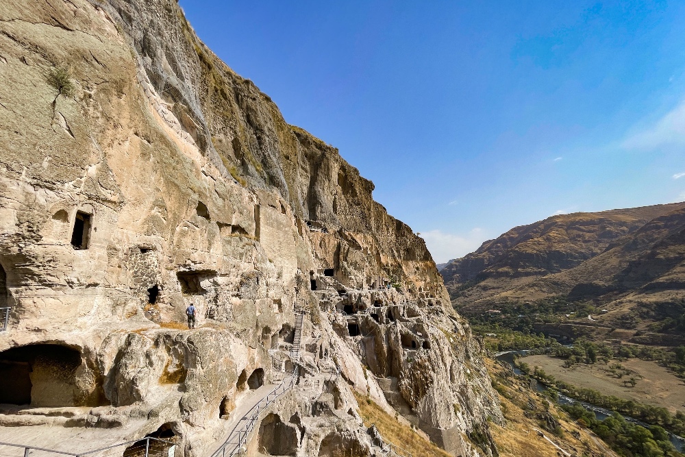 Vardzia Georgia twisht