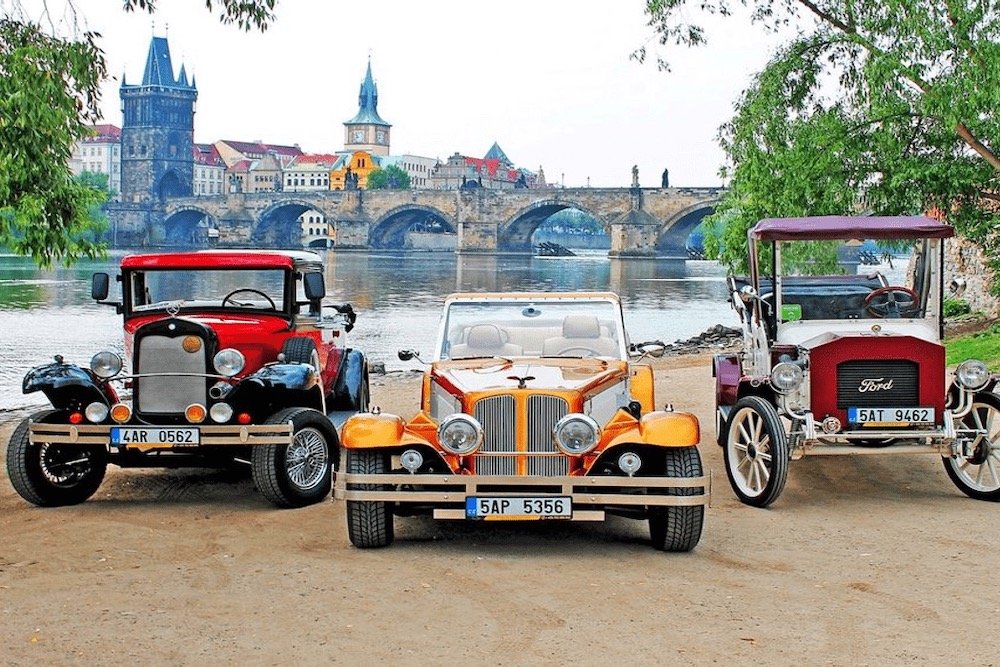 Prague Old car twisht