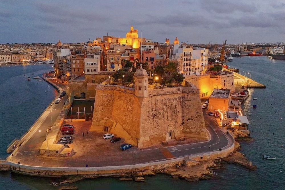 Valletta, Malta  Play twisht