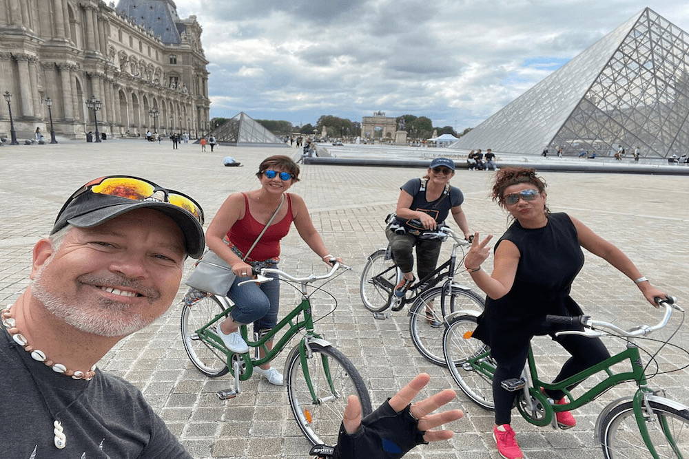 Bsabylon Tours Paris twisht